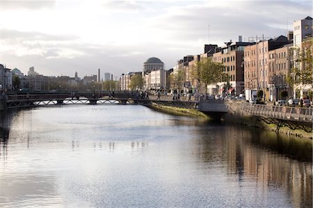 simsearch:841-06030533,k - The Liffey River, Dublin, Republic of Ireland, Europe Stock Photo - Rights-Managed, Code: 841-03517572