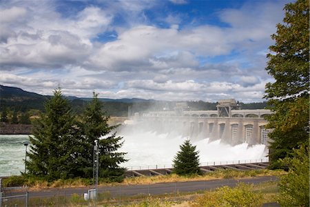 Bonneville Dam and Locks in the Columbia River Gorge, Greater Portland Region, Oregon, United States of America, North America Stock Photo - Rights-Managed, Code: 841-03518013