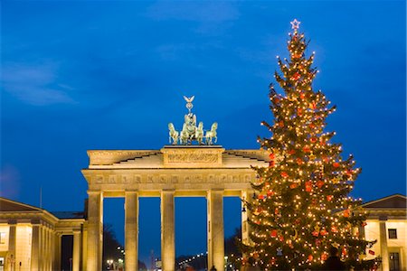 Brandenburg gate at Christmas time, Berlin, Germany, Europe Stock Photo - Rights-Managed, Code: 841-03518132