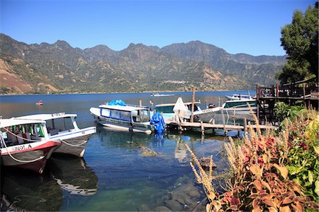simsearch:862-07495921,k - Boat dock, San Pedro, San Pedro La Laguna, Lake Atitlan, Guatemala, Central America Foto de stock - Con derechos protegidos, Código: 841-03518910