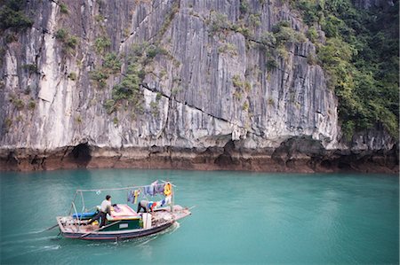 simsearch:841-02899056,k - Fishing boat in Halong bay, Vietnam, Indochina, Southeast Asia, Asia Stock Photo - Rights-Managed, Code: 841-03519069