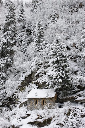 simsearch:841-07081444,k - Snowed covered Notre-Dame de la Gorge chapel, Les Contamines, Haute-Savoie, France, Europe Stock Photo - Rights-Managed, Code: 841-03675959