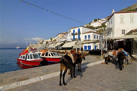 simsearch:841-05796762,k - Small boats in the harbour of the island of Hydra, Greek Islands, Greece, Europe Stock Photo - Rights-Managed, Code: 841-03676514