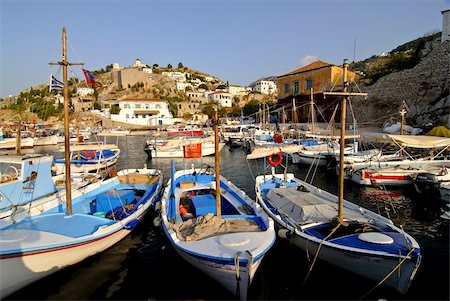 simsearch:841-05796762,k - Small boats in the harbour of the island of Hydra, Greek Islands, Greece, Europe Stock Photo - Rights-Managed, Code: 841-03676515
