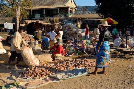 simsearch:841-07202607,k - People selling food on a street, Madagascar, Africa Stock Photo - Rights-Managed, Code: 841-03676743