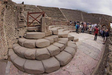 simsearch:841-03063374,k - Odeion or Small Theatre dating from 80 BC, Pompeii, UNESCO World Heritage Site, Campania, Italy, Europe Foto de stock - Con derechos protegidos, Código: 841-03677528