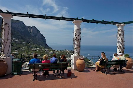 simsearch:841-03063374,k - Views from La Piazzetta, Capri town, Isle of Capri, Bay of Naples, Campania, Italy, Europe Foto de stock - Con derechos protegidos, Código: 841-03677522