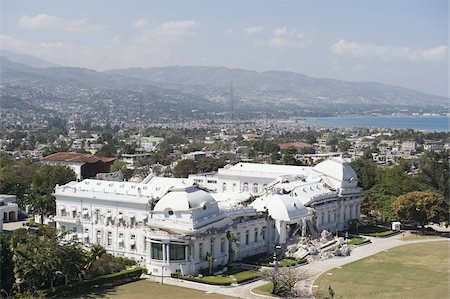 damaged - Palais national, montrant les dégâts de tremblement de terre de janvier 2010, Port au Prince, Haïti, Antilles, Caraïbes, Amérique centrale Photographie de stock - Rights-Managed, Code: 841-03672782