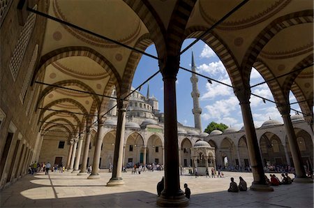 simsearch:841-03067143,k - The inner courtyard, Blue Mosque (Sultan Ahmet Camii), Sultanahmet, central Istanbul, Turkey, Europe Stock Photo - Rights-Managed, Code: 841-03868241