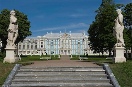 View from the garden walk to the Catherine Palace, St. Petersburg, Russia, Europe Stock Photo - Rights-Managed, Code: 841-03868812