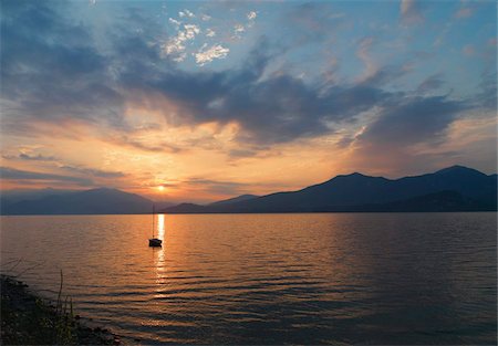 scenic sailboat - Verbania-Intra, sunrise over Lake Maggiore, Italian Lakes, Piedmont, Italy, Europe Foto de stock - Con derechos protegidos, Código: 841-03869515