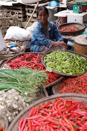 simsearch:841-03033826,k - Trader selling chillies at the Dong Ba Market, Hue, Vietnam,, Indochina, Southeast Asia, Asia Stock Photo - Rights-Managed, Code: 841-03870722