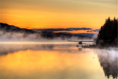 Floatplane sitting on Beluga Lake, Homer, Kenai Peninsula, Alaska Stock Photo - Rights-Managed, Code: 854-03362313