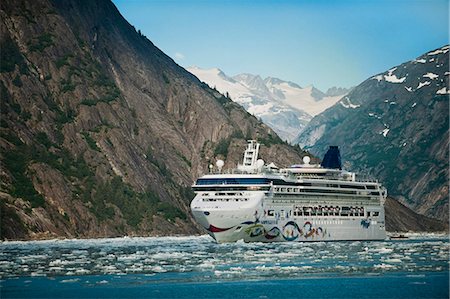 Norwegian Cruise Line's *Star* near Dawes Glacier in Endicott Arm, Tracy Arm- Fords Terror Wilderness, Southeast Alaska Stock Photo - Rights-Managed, Code: 854-03392521