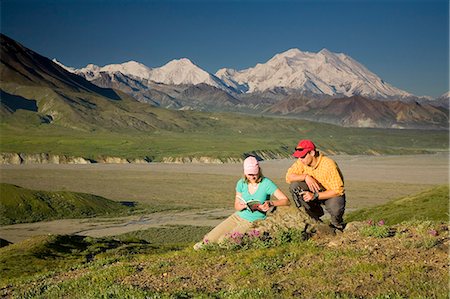 simsearch:854-03538162,k - Young couple of visitors view MtMcKinley near the Eielson visitor center MtMcKinley Denali NP Alaska Stock Photo - Rights-Managed, Code: 854-03538143