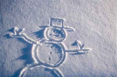 simsearch:854-02956132,k - Drawing of snowman in new fresh snow Alaska winter Foto de stock - Con derechos protegidos, Código: 854-03539301