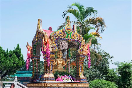 simsearch:855-06022225,k - Thai shrine at Chuk Lam Shim Yuen Bamboo Grove Monastery, Tsuen Wan, Hong Kong Stock Photo - Rights-Managed, Code: 855-06022225