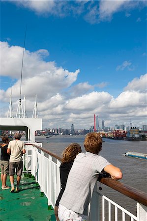 person cruise ship - Cruise to Shanghai, Yangzi River in the morning, Wusong, Shanghai, China Stock Photo - Rights-Managed, Code: 855-06312124