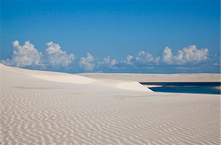 simsearch:855-06313097,k - Sandy dunes near Lagoa Bonita (Beautiful Lagoon) at Parque Nacional dos Lencois Maranhenses, Brazil Foto de stock - Con derechos protegidos, Código: 855-06313094