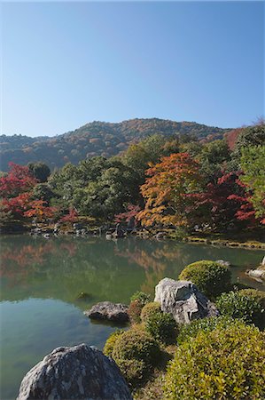 Sougen-ike pond, Japanese garden of Tenryu-ji Temple, Sagano-Arashiyama in autumn, Kyoto, Japan Stock Photo - Rights-Managed, Code: 855-06338370