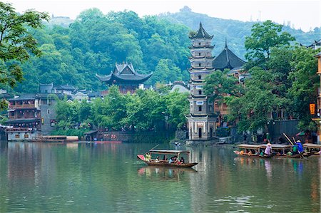 palafito - Tuo River and the scene of Phoenix old town, Zhangjiazie, Hunan, China Stock Photo - Rights-Managed, Code: 855-06338788