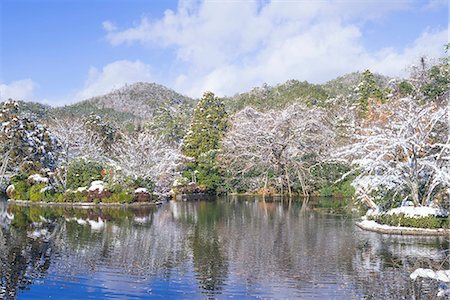 Kyoyo-chi Pond in snow, Ryoan-ji Temple, Kyoto, Japan Stock Photo - Rights-Managed, Code: 855-08420678