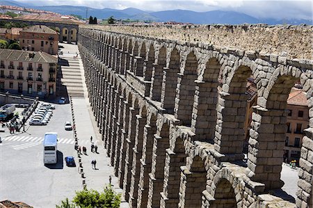 simsearch:855-08420585,k - The Roman aqueduct and castle, Segovia, Castile-Leon, Spain, Europe Stock Photo - Rights-Managed, Code: 855-08420697