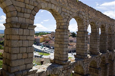 simsearch:855-08420585,k - Looking through the Roman aqueduct the townscape, Segovia, Castile-Leon, Spain, Europe Stock Photo - Rights-Managed, Code: 855-08420698