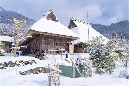 Thatching (Kayabuki) folk houses in snow, Kitamura village Miyama-cho, Nantan-shi, Kyoto Prefecture, Japan Stock Photo - Rights-Managed, Code: 855-08420907