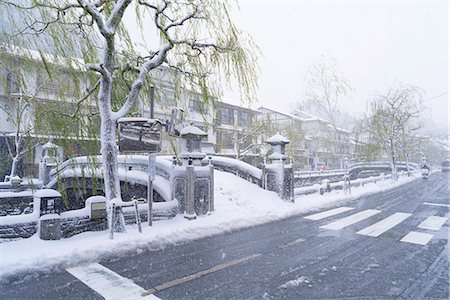 river in honshu - Snow on Kinosaki Onsens (Hot springs) in winter. Kinosaki Hyogo Prefecture, Kansia, Japan Stock Photo - Rights-Managed, Code: 855-08420911