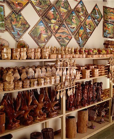 simsearch:855-02987109,k - Native crafts store, Asin Woodcarving Village Foto de stock - Con derechos protegidos, Código: 855-02987200