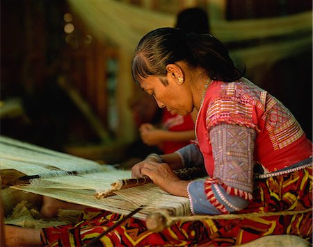 simsearch:855-02987217,k - Bagobo Tribeswoman weaver Stock Photo - Rights-Managed, Code: 855-02987455