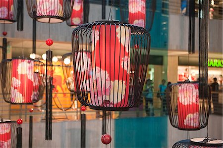 simsearch:855-03025107,k - lantern decorations in the Paragon department store,Orchard Road,Singapore Foto de stock - Con derechos protegidos, Código: 855-03025117