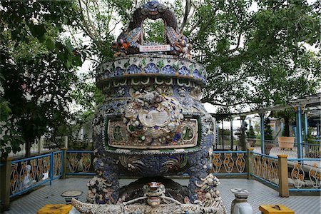 simsearch:855-02987109,k - A ceramic sculpture on Phung Island,Vietnam Foto de stock - Con derechos protegidos, Código: 855-03021997