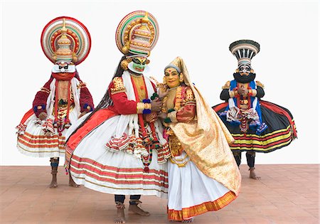 face front man - Four people kathakali dancing Foto de stock - Con derechos protegidos, Código: 857-03192874