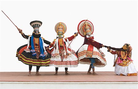 face front man - Four people kathakali dancing Foto de stock - Con derechos protegidos, Código: 857-03192872