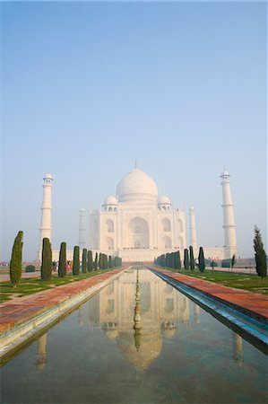 simsearch:857-03193051,k - Pond in front of a mausoleum, Taj Mahal, Agra, Uttar Pradesh, India Stock Photo - Rights-Managed, Code: 857-03193037