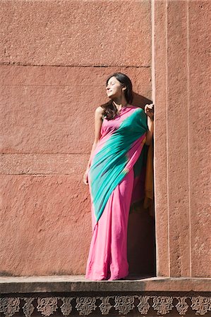 simsearch:857-03193051,k - Woman leaning against the wall of a mausoleum, Taj Mahal, Agra, Uttar Pradesh, India Stock Photo - Rights-Managed, Code: 857-03193067