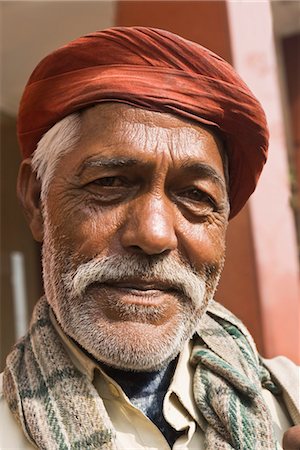 simsearch:862-03712011,k - Portrait of a man smirking, Delhi, India Stock Photo - Rights-Managed, Code: 857-03554082