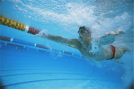 simsearch:858-06756400,k - Male Swimmer Underwater In Pool Stock Photo - Rights-Managed, Code: 858-06756385
