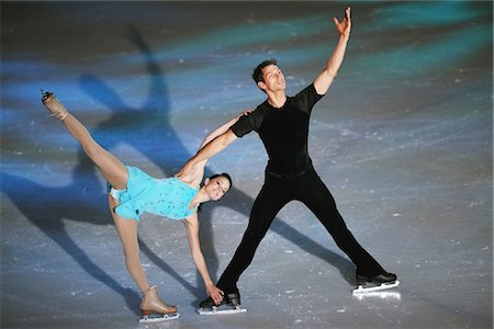 simsearch:858-03448602,k - Two Figure Skaters Stock Photo - Rights-Managed, Code: 858-03448606