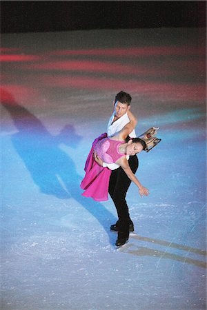 simsearch:858-03448602,k - Figure Skaters doing Lifting Stock Photo - Rights-Managed, Code: 858-03448625