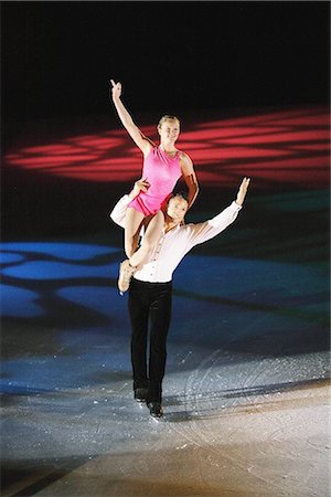 simsearch:858-03448602,k - Figure Skaters doing Lifting Stock Photo - Rights-Managed, Code: 858-03448644