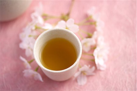 Japanese Green Tea With Cherry Blossom Stock Photo - Rights-Managed, Code: 859-06380138