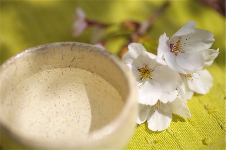 sake - Japanese Green Tea With Cherry Blossom Stock Photo - Rights-Managed, Code: 859-06380133