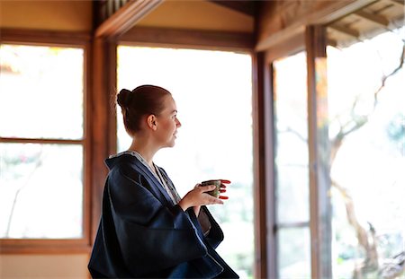 simsearch:859-06538435,k - Caucasian woman wearing yukata at traditional ryokan, Tokyo, Japan Stock Photo - Rights-Managed, Code: 859-08993782