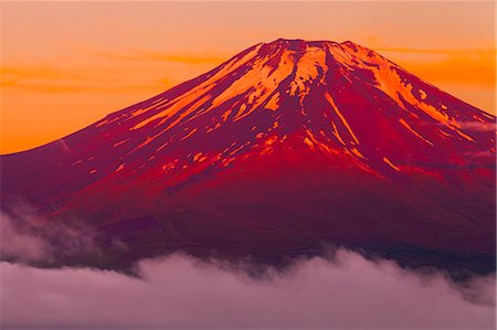 Beautiful view of Mount Fuji Stock Photo - Rights-Managed, Code: 859-09104811