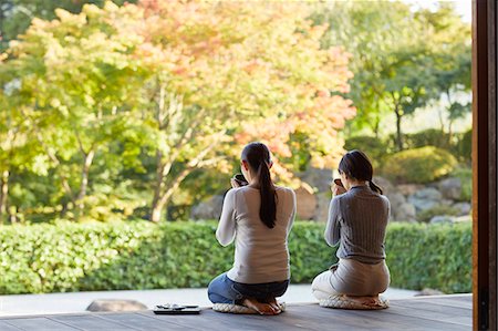 Japanese women at a temple Stock Photo - Rights-Managed, Code: 859-09155382