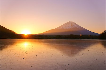 simsearch:859-08359600,k - Mount Fuji from Yamanashi Prefecture, Japan Photographie de stock - Rights-Managed, Code: 859-09175557