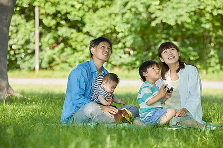 Japanese family at the park Stock Photo - Rights-Managed, Code: 859-09193005